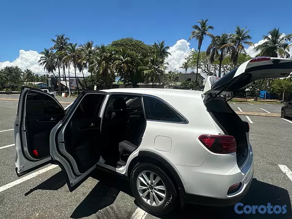 jeepetas y camionetas - Kia Sorento LX 2020 – ¡Excelentes condiciones!  4