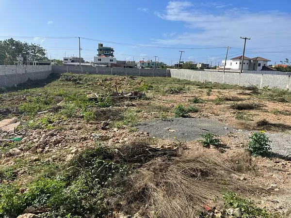 solares y terrenos - Solar de 2,000 metros, Prado Oriental, Con su titulo deslindado y proyecto aprob 2