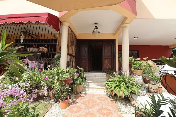 casas - Casa en Venta en 📍Alameda de 4 habitaciones en US$325,000  9