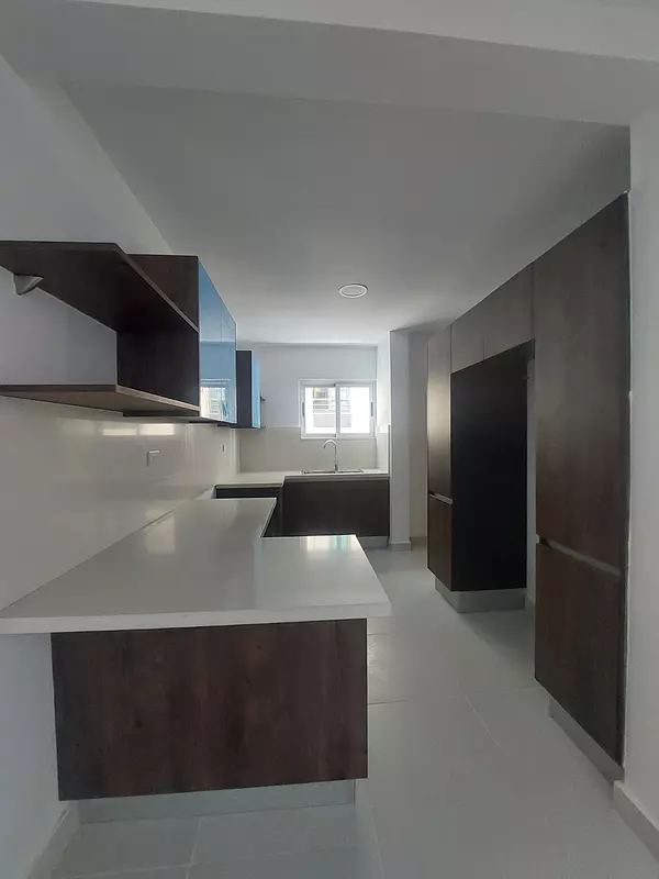 apartamentos - Última unidad de torre familiar en Evaristo Morales  4