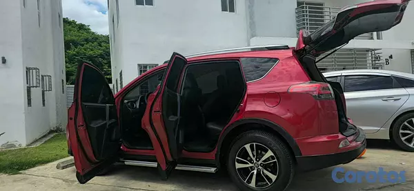 jeepetas y camionetas - Toyota RAV4 LE 2017 2WD 7