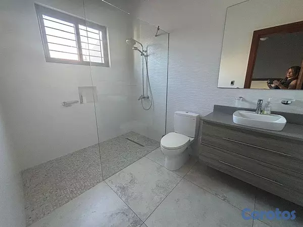 casas - Casa de 4 habitaciones 4 baños en alquiler en Viej 10