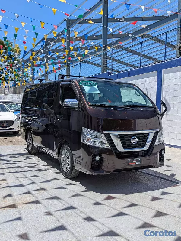 jeepetas y camionetas - NISSAN CARAVAN NV350 1