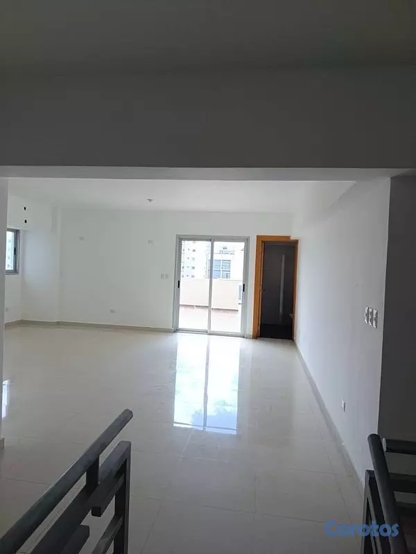 apartamentos - Alquilo Penthouse de 2 Niveles en Naco – Amplio y Funcional. 6