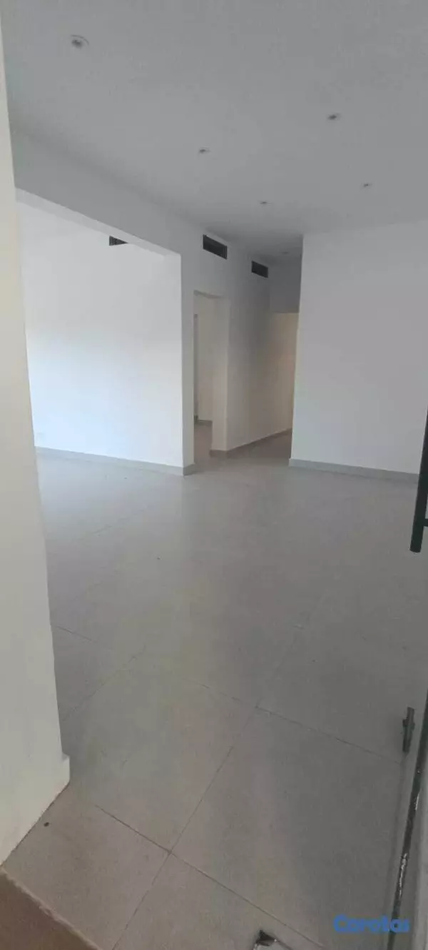 oficinas y locales comerciales - Excelente local en la Julia a estrenar 6