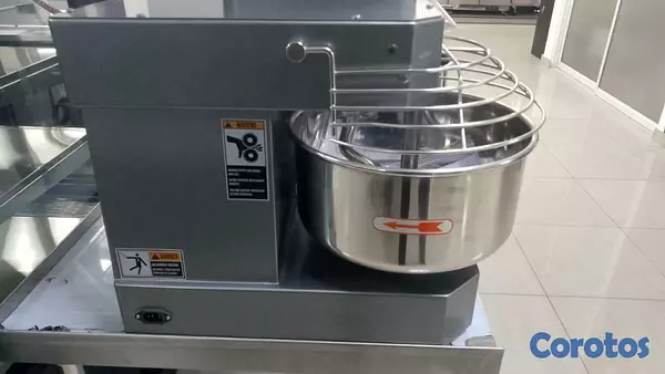 equipos profesionales - Amasadoras Mezcladoras de Espiral 10 Litros Nueva  2