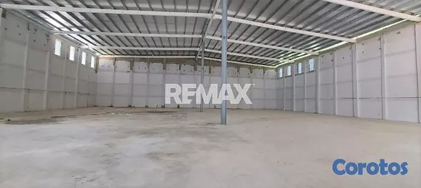 oficinas y locales comerciales - Nave industrial de 2128mt2 en alquiler en El Pedre 3