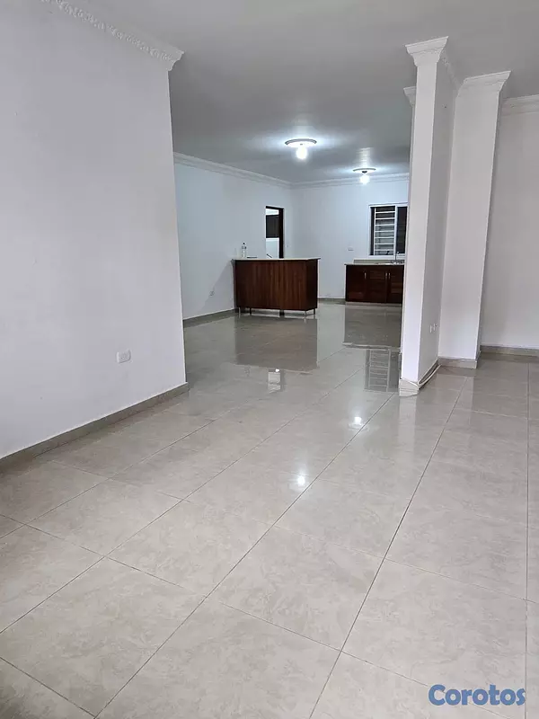 apartamentos - Oportunidad en Evaristo Morales de 3 habitaciones 2.5 baños  2 parqueo ascensor  5