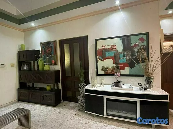 casas - VENDO Hermosa Casa Colonial Ubicada En Zona Exclusiva de Gazcue 
CODIGO: PD168
 3