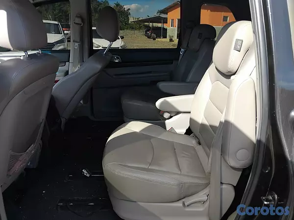 jeepetas y camionetas - SSANGYONG KORANDO TURISMO AWD 5