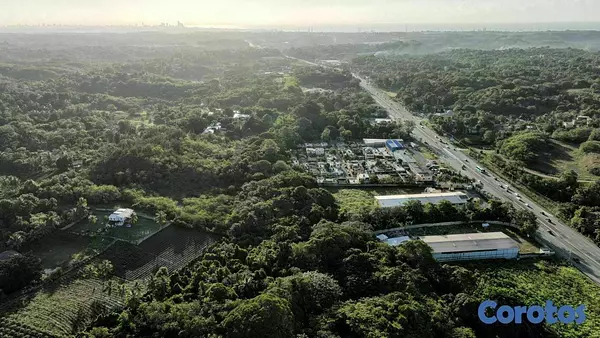 solares y terrenos - Solar de Oportunidad Autop. 6 de Noviembre 1,500m² 4