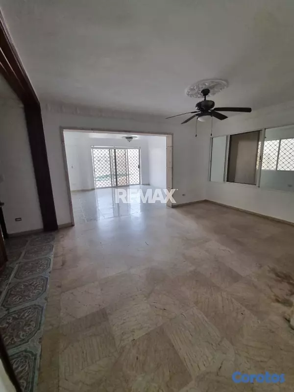 casas - Casa de 3 habitaciones 3.5 baños en alquiler en Lo 8