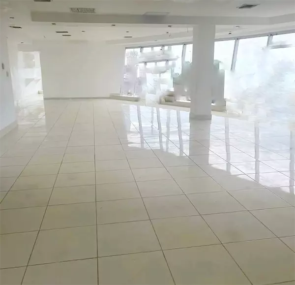 oficinas y locales comerciales - Local con espacio abierto 4