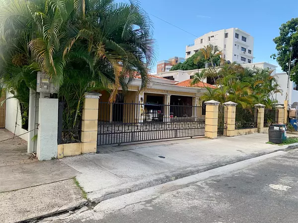oficinas y locales comerciales - Casa con fines comerciales Naco 2
