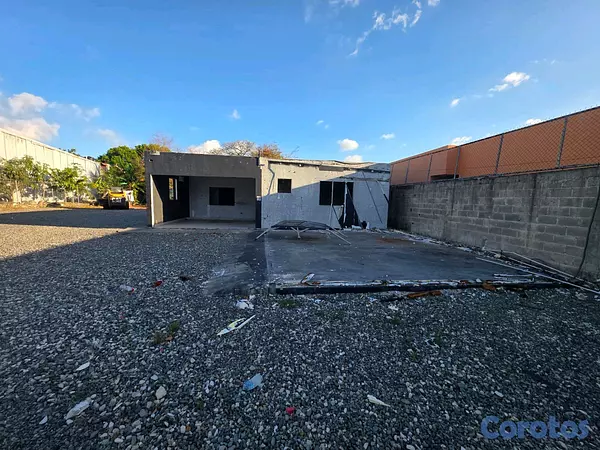 solares y terrenos - Solar comercial de 1,228 m², Av. Jacobo Majluta. 3