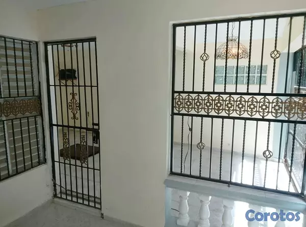 casas - Casa de 2 Niveles en Venta, Santiago 10