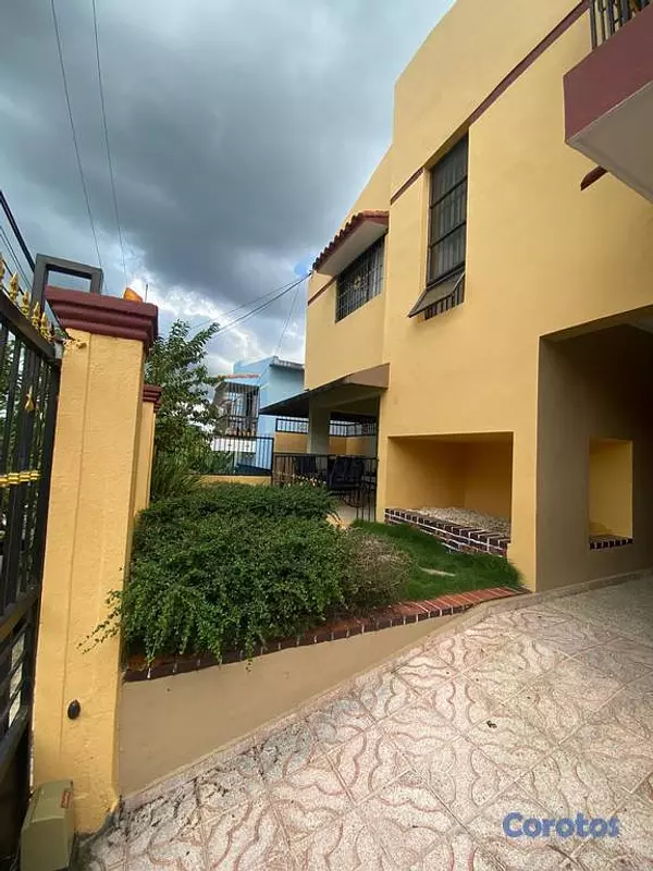 casas - Casa en venta de 3 habitaciones 2 baños en venta e 11
