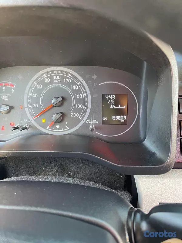 otros vehiculos - Toyota Hiace 2023- 15 Asientos  7