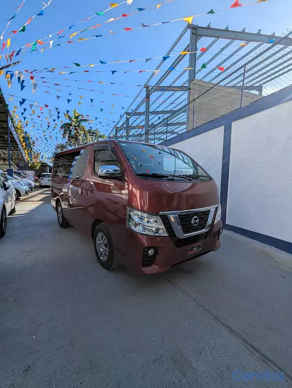 jeepetas y camionetas - NISSAN NV350 PRIMIUM 2
