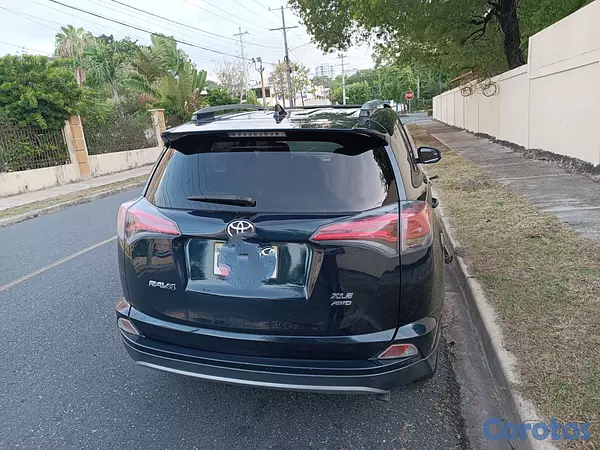 jeepetas y camionetas - Toyota Rav4 2017 XLE 4x4 2