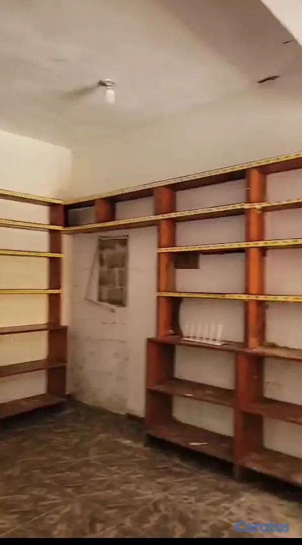 oficinas y locales comerciales - ALQUILO LOCAL PREPARADO PARA COLMADO, BUENA UBICAC 4