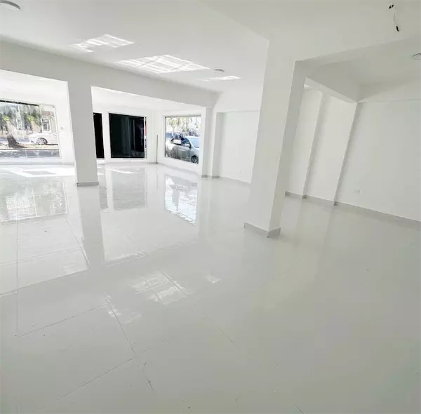 oficinas y locales comerciales - Local amplio y abierto  3