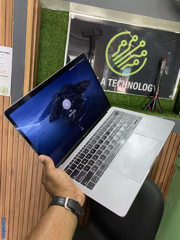 computadoras y laptops - MacBook Pro 2017  512GB 16GB  2