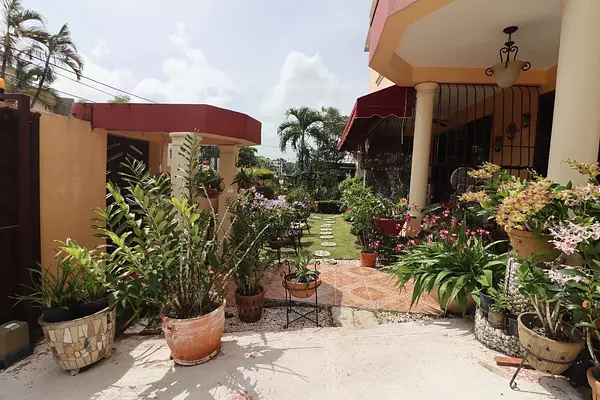 casas - Casa en Venta en 📍Alameda de 4 habitaciones en US$325,000  8