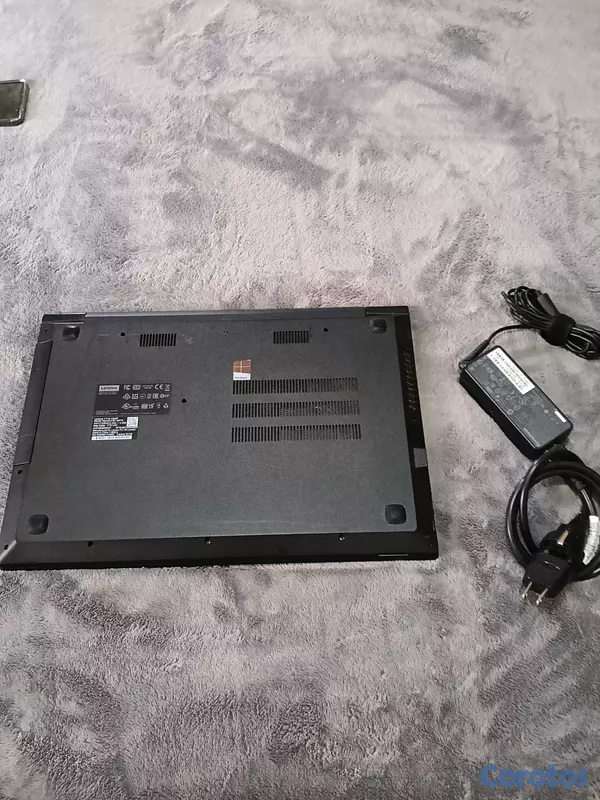computadoras y laptops - Laptop Lenovo 15.6” SSD 256GB + 8GB RAM + Office y 3