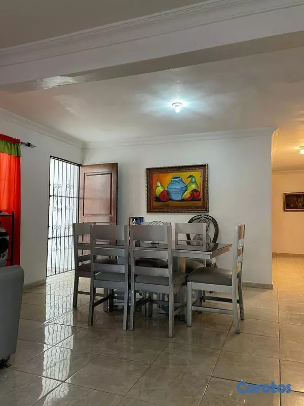 casas - CASA DE DOS NIVELES EN LOS ROSALES , STO.DGO. ESTE 7