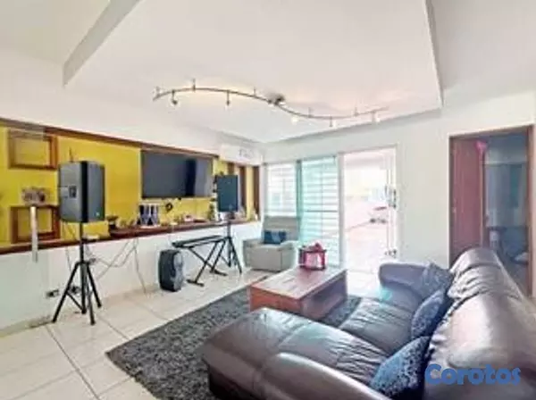 casas vacacionales y villas - Vendo o alquilo penthouse en urb. real 8