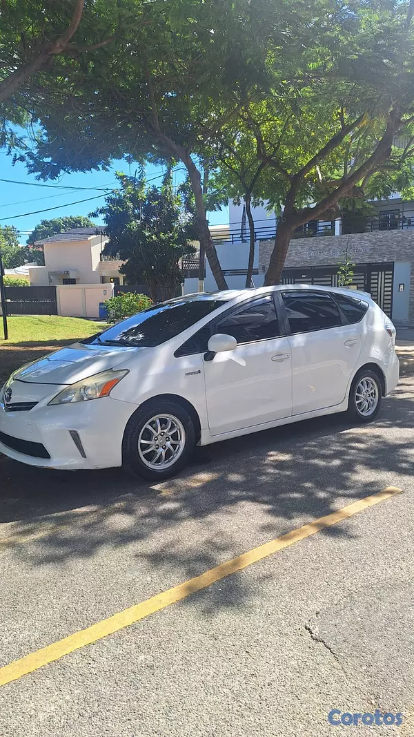 carros - Toyota prius V 8
