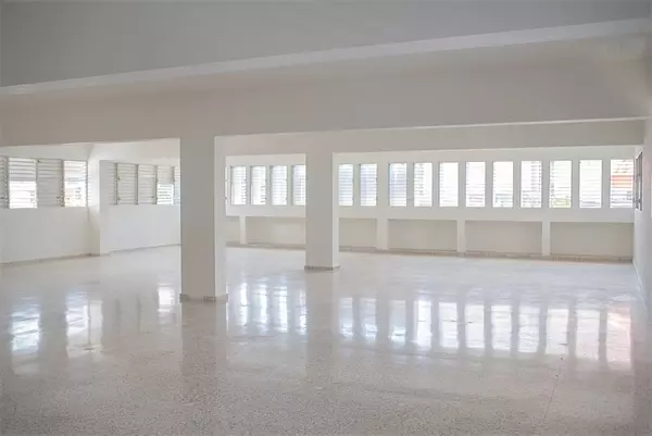oficinas y locales comerciales - Local en evaristo morales  2