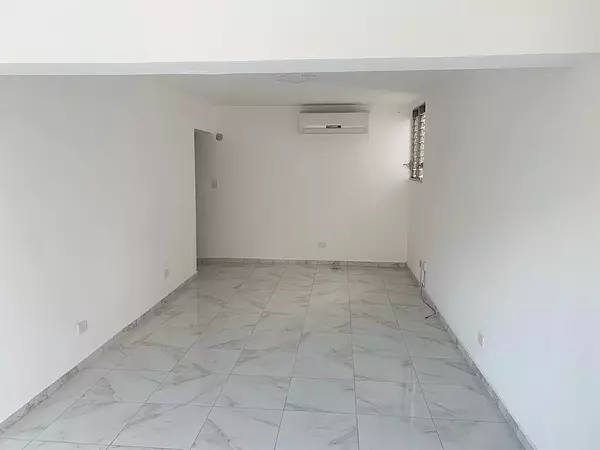 oficinas y locales comerciales - Local céntrico en Piantini 2