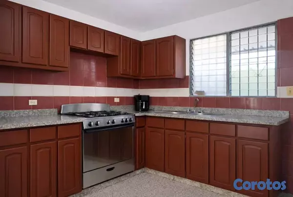 casas - Casa de dos niveles en venta en Miramar 12
