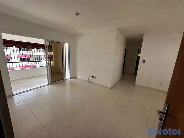 apartamentos - ¡Oportunidad! Vendo apartamento en Santo Domingo Oeste. 3er Nivel. 2