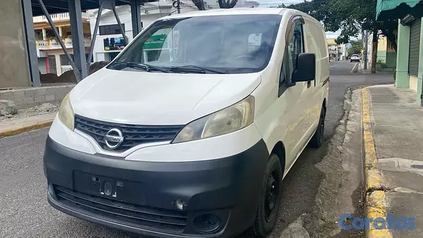 jeepetas y camionetas - Guagua NV 200 3