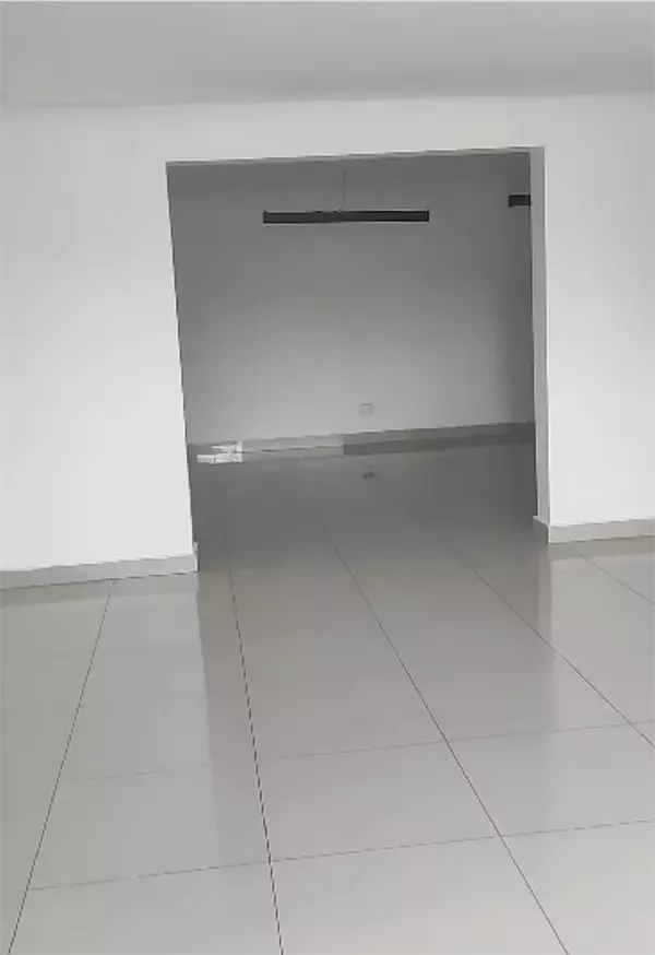 oficinas y locales comerciales - Local de 300 metros prados 5