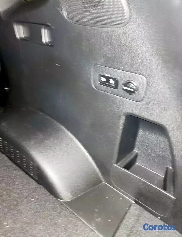 jeepetas y camionetas - HYUNDAI SANTA FE 2020 4