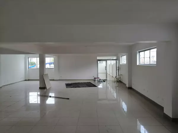 oficinas y locales comerciales - 🔵Alquilo Local 325 mts  para oficina o negocio 2do piso arroyo hondo viejo  2