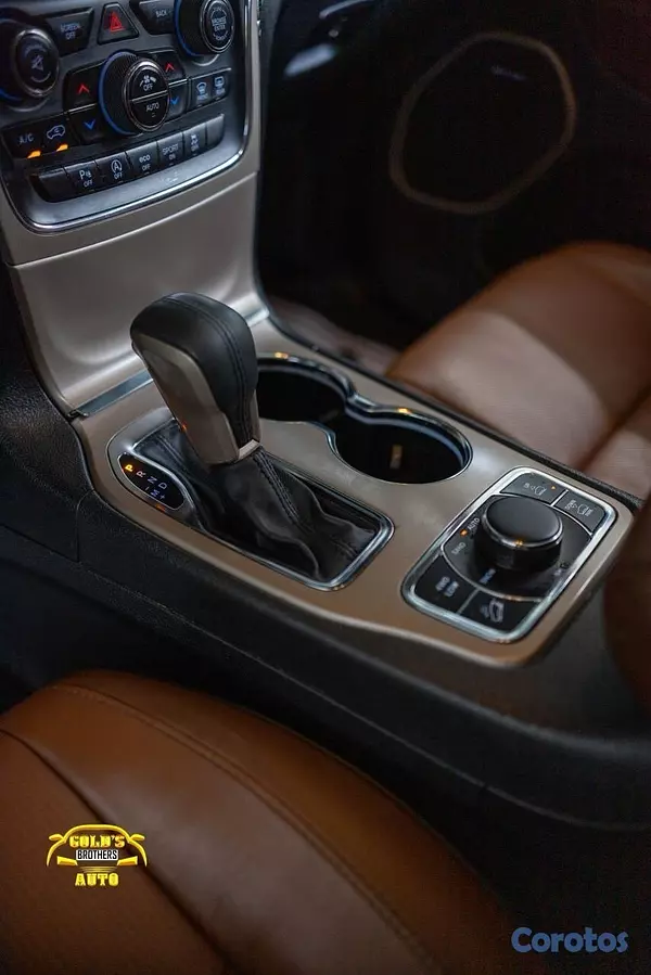 jeepetas y camionetas - Jeep Grand Cherokee Summit 4x4 2016 Clean Carfax 12