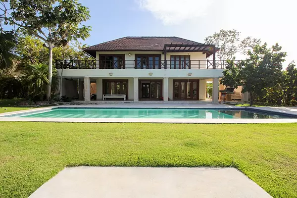 casas vacacionales y villas - Amplia villa en venta en Cap Cana 3