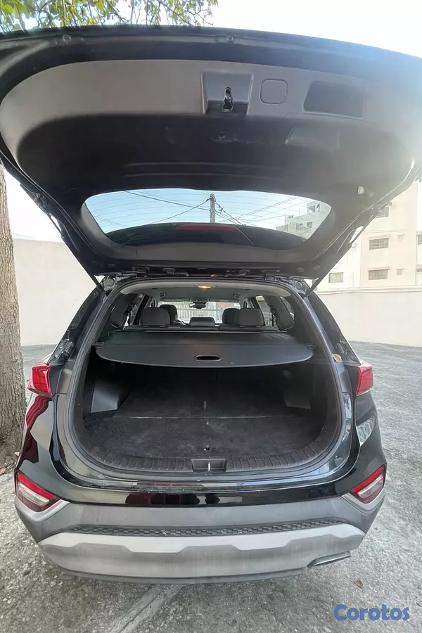 jeepetas y camionetas - Hyundai Santa Fe SE 2020 6