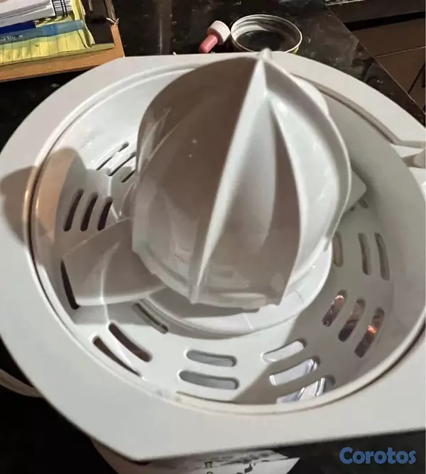 cocina - Exprimidor de naranja marca Oster 7