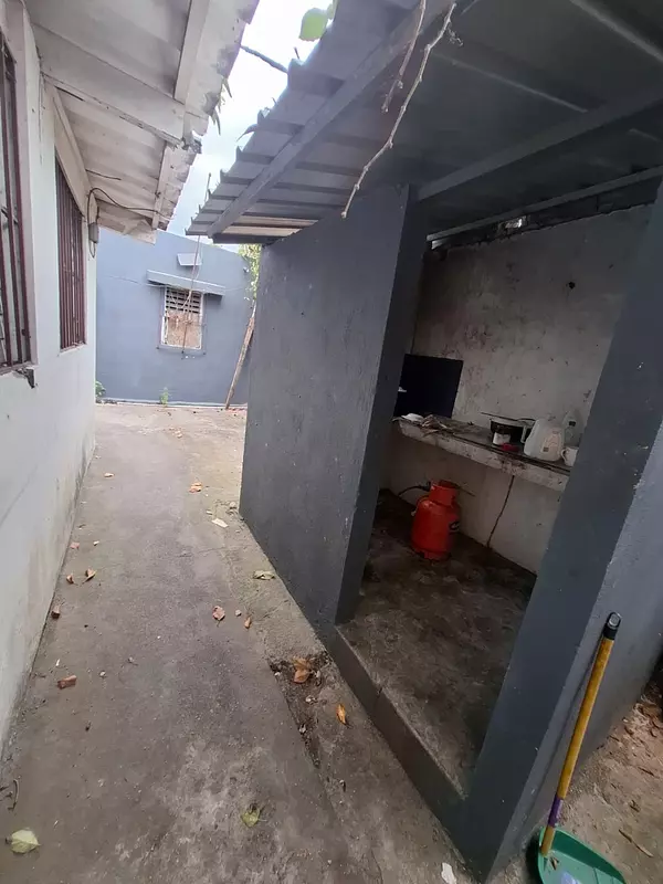 casas - Vendo casa Comercial en Costa Azul 10