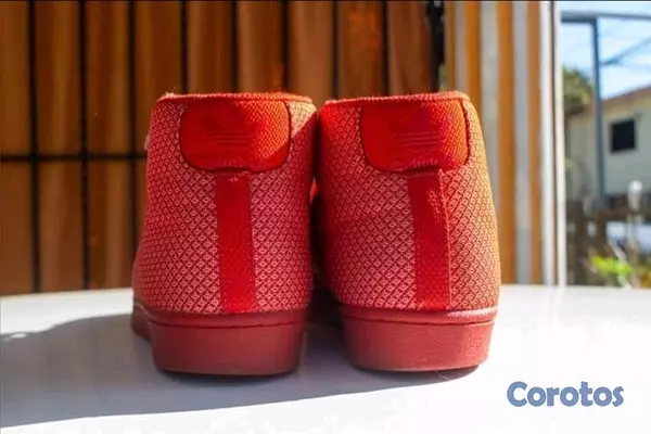 zapatos para hombre - Adidas Triple Red Size 9 US Usados 4