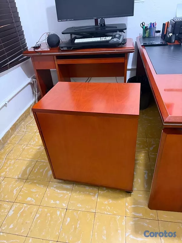 articulos de oficina - Set de Oficina Completo. Escritorio y Credenza.Comprados en Omar Muebles. 4