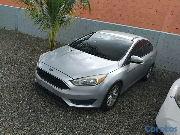 carros - FORD FOCUS AÑO 2018 3