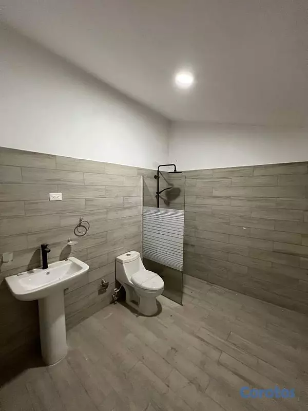 casas - Casa de Dos Niveles en Villa Marina  9