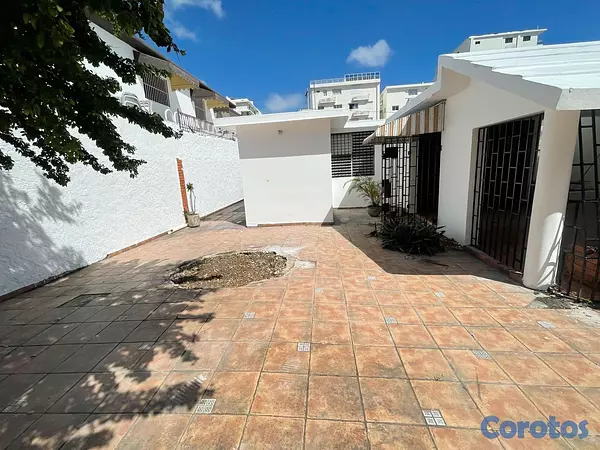 casas - Propiedad comercial en venta  8